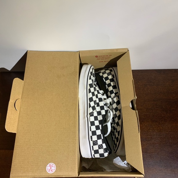 Vans - Picture 5 of 5